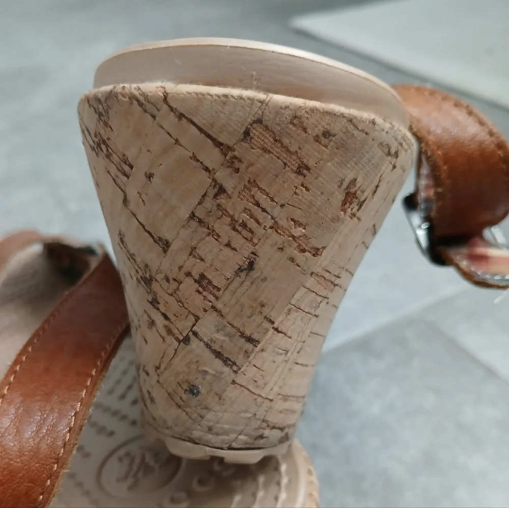 Ladies Crocs A-Leigh Brown Leather Sling Back Adjustable Wedge Cork Heel 10M - Picture 5 of 8